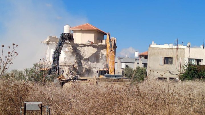 الاحتلال يهدم منشأة في ديربلوط غرب سلفيت