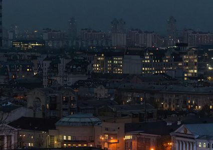 "مدينة النور" تغرق بالظلام.. انقطاع جزئي للكهرباء في باريس