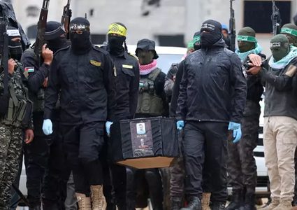 جيش الاحتلال ينشر مراسلات بين السنوار وقادة حماس حول نظام الأسد