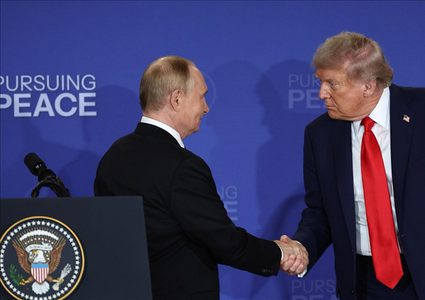 ترامب: اتفقت مع بوتين على لقاء في المجر لبحث إنهاء حرب أوكرانيا