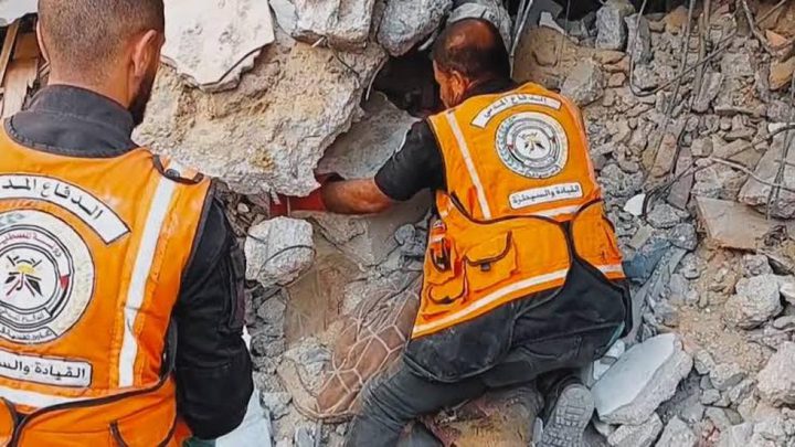 الدفاع المدني: انطلاق المرحلة الأولى لانتشال جثامين الشهداء ونعمل بحفار واحد