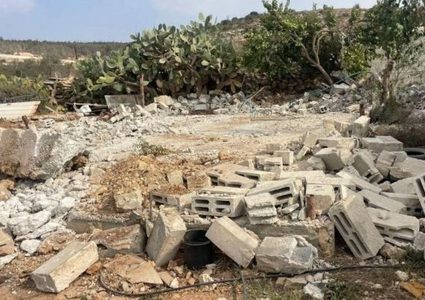 الاحتلال يهدم منشأة حيوانية جنوب شرق طوباس