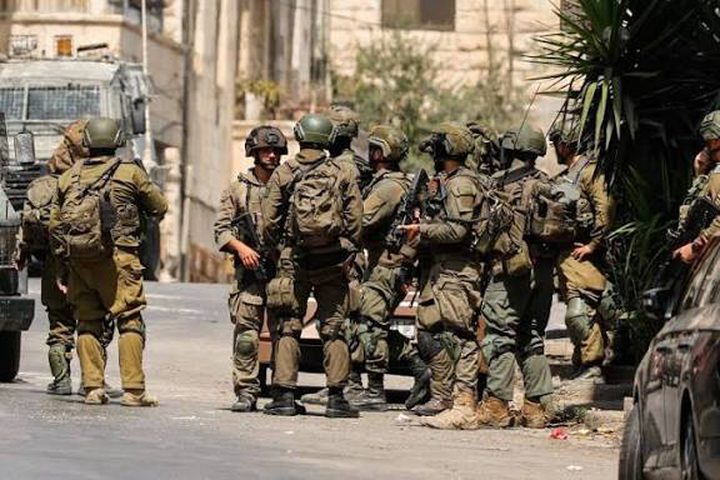 الاحتلال ينفذ حملة اعتقالات واسعة طالت 25 مواطنا في عزون شرق قلقيلية