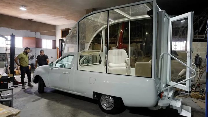 سيارة استخدمها البابا فرنسيس تتحول إلى عيادة متنقلة لأطفال غزة