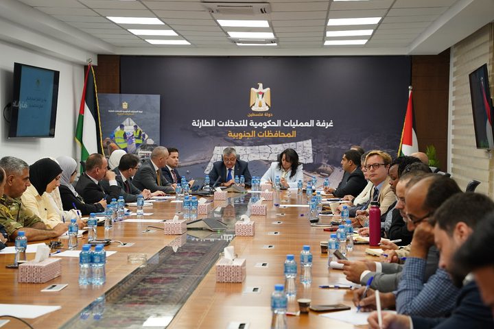 غرفة العمليات الحكومية تستعرض خطة الإغاثة والتعافي المبكر لقطاع العدل في غزة