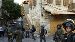 الاحتلال يحتجز عدداً من المواطنين خلال اقتحامه محافظة طوباس