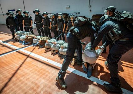 الأسرى في سجون الاحتلال "يموتون جوعًا ويحلمون بالطعام"