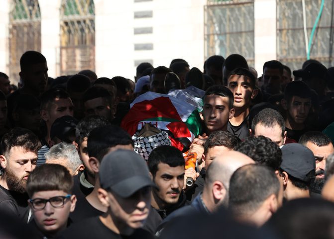 أهالي قباطية يشيعون جثمان الشهيد كميل إلى مثواه الأخير