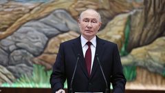 بوتين لأول مرة يكسر الصمت ويعلق على شائعة خلافه مع لافروف