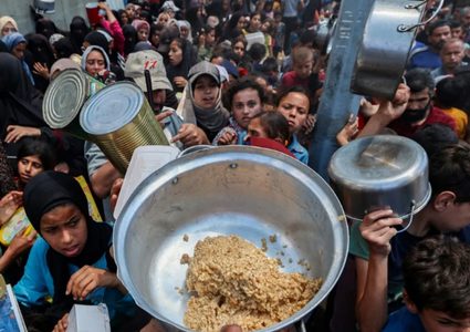 المفوضة الأوروبية لإدارة الأزمات تدعو لضرورة تدفق المساعدات إلى غزة