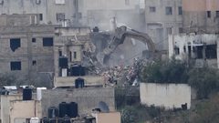 الاحتلال يواصل هدم منازل المواطنين في مخيم جنين