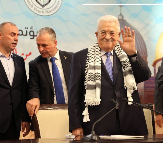 الرئيس يتفقد قاعة الانتخابات المركزية لحركة الشبيبة الفتحاوية