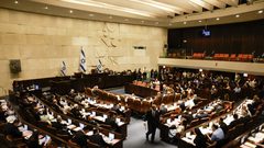 المعارضة الإسرائيلية تحافظ على تقدمها، واتحادات الأحزاب لا تغيّر ميزان القوى