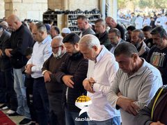 عشرات الآلاف يصلون الجمعة في المسجد الأقصى المبارك رغم تضييقات وعراقيل الاحتلال في محيطه
