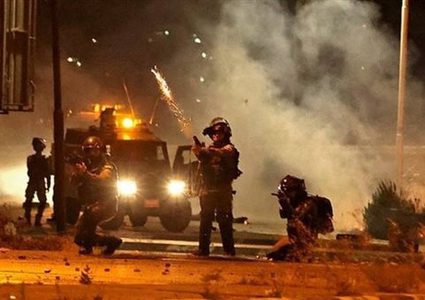 إصابات بالاختناق خلال اقتحام الاحتلال قرية مخماس