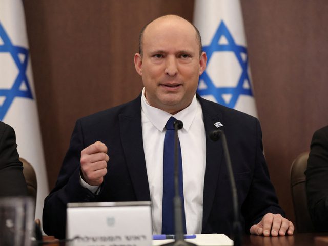 بينيت: سأدعم اتفاقا ملزما ينهي محاكمة نتنياهو مقابل اعتزاله