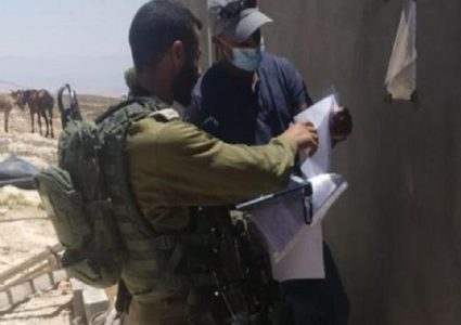 الاحتلال يسلم 4 إخطارات بوقف العمل والبناء في ياسوف شرق سلفيت