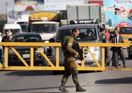 الاحتلال ينصب حاجزا عسكريا عند مدخل ترمسعيا شمال رام الله