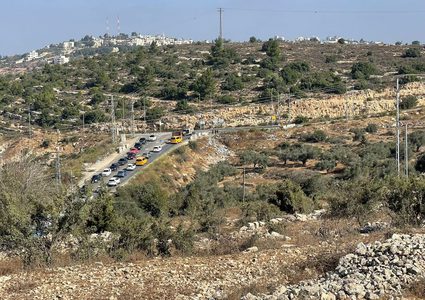 الاحتلال يغلق حاجز عطارة شمال رام الله ويعيق حركة المواطنين