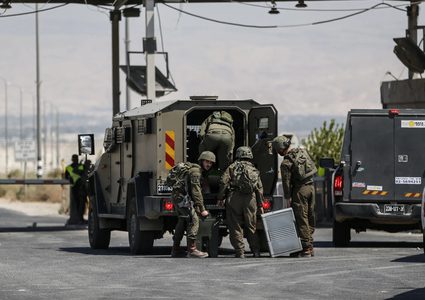 قوات الاحتلال تعتقل 11 مواطنا معظمهم أسرى محررون في اللبن الغربي ورنتيس