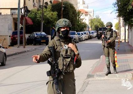 الاحتلال يغلق مقري اتحاد لجان العمل الزراعي في البيرة والخليل