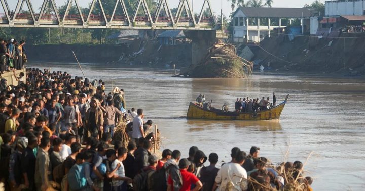 إندونيسيا: وفيات السيول والانهيارات الأرضية تتجاوز 700