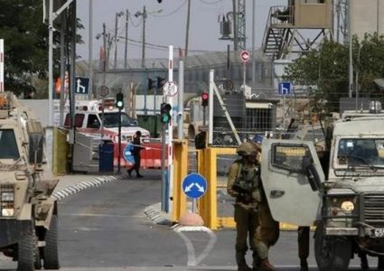 قوات الاحتلال تغلق حاجز الكونتينر شمال غرب بيت لحم