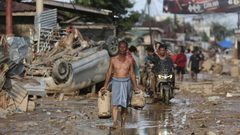 1470 قتيلا في إندونيسيا وسريلانكا بسبب فيضانات مدمرة وانهيارات أرضية