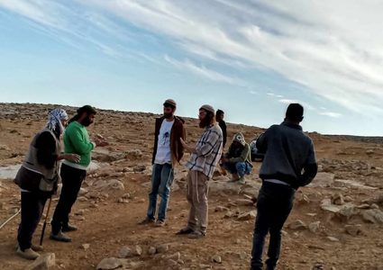 مستوطنون يعتدون على المواطنين شرق طوباس