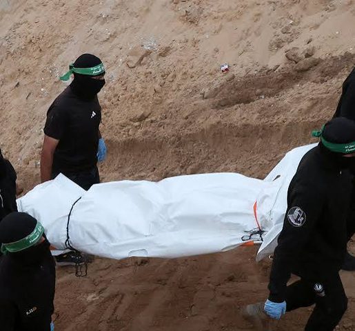 اسرائيل تستنجد بالقاهرة لاستعادة أسيرها الأخير بغزة