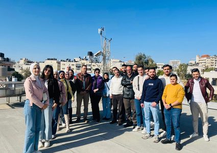زيارة علمية لطلبة جامعة النجاح للاطلاع على آليات الرصد الجوي والتنبؤ المناخي