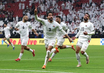 نجوم الفدائي يصنعون التاريخ: منتخبنا يؤكد احقيته بالتواجد بين الثمانية الكبار