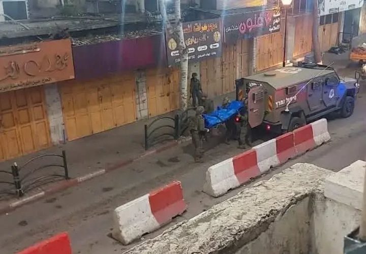 الاضراب الشامل يعم مدينة الخليل تنديدا بإعدام قوات الاحتلال لمواطنين اثنين في منطقة باب الزاوية يوم أمس.