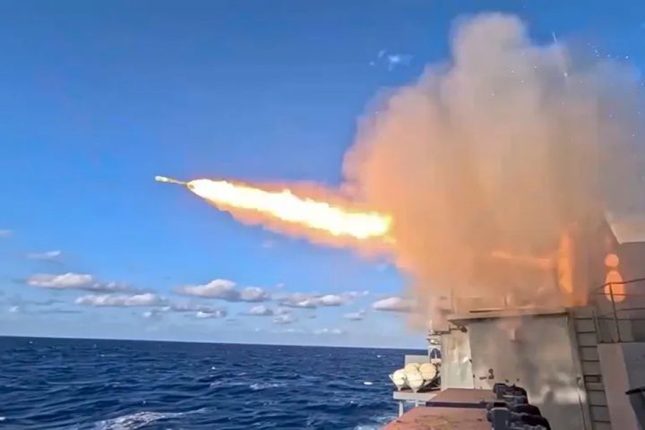 الصين وروسيا تجريان مناورات ضد الصواريخ الباليستية