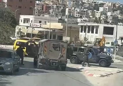 الاحتلال يقتحم بروقين ويحتجز مواطنين