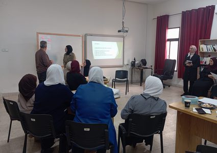 جامعة النجاح تنظم ورشة عمل لتطوير تدريس اللغة الفرنسية بالمدارس الحكومية