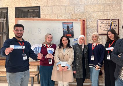 طلبة قسم اللغة الفرنسية ينظمون نشاطا سينمائيًا لتعزيز المهارات اللغوية والثقافية