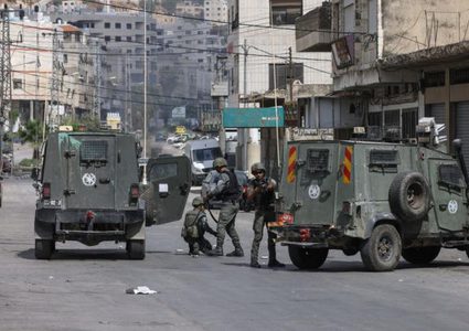 الاحتلال يقتحم عدة بلدات في جنين وينفّذ حملة مداهمات واسعة