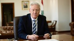 لبنان يعتذر عن زيارة إيران ويقترح لقاءً محايدًا لبحث العلاقات الثنائية