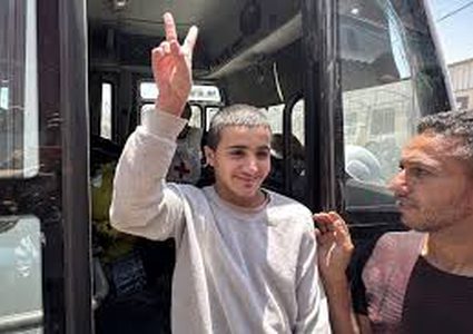 بالأسماء.. قوات الاحتلال تفرج عن 5 أسرى من قطاع غزة