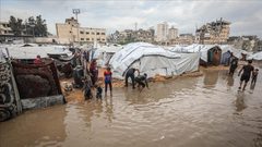 سيول وأمطار تغرق خيام النازحين في غزة و250 ألف أسرة تواجه البرد والتشرد