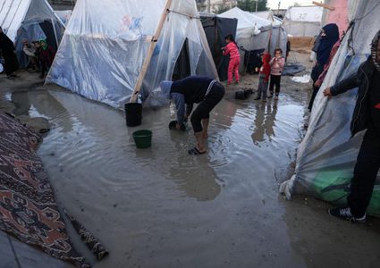 الأونروا: العاصفة بايرون تفاقم معاناة غزة وفرق الأونروا تكافح الفيضانات والأزمات