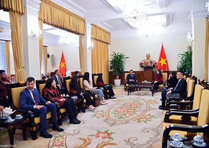 مسؤولة فيتنامية تجدد دعم بلادها لحل الدولتين خلال استقبال وفد فلسطيني