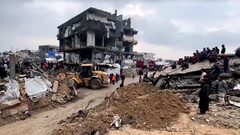 غزة: انهيار منزل بسبب الأمطار الثقيلة وفقدان عدد من السكان