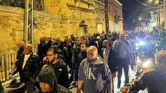 مئات يتظاهرون في يافا بعد اعتداء مستوطنين على امرأة فلسطينية وأطفالها