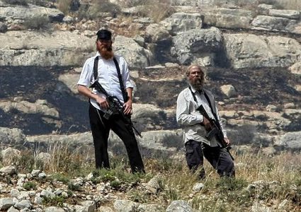 مستوطنون يعرقلون تنقل المواطنين شمال القدس المحتلة