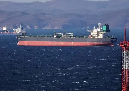 ما هو  أسطول الظل الروسي؟