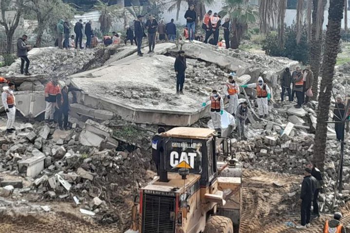 بدء عمليات انتشال جثامين الشهداء من تحت أنقاض مدينة غزة