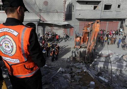 الدفاع المدني: انتشلنا جثامين 30 شهيدًا من عائلة سالم غرب غزة