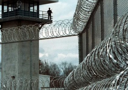 مؤسسات الأسرى: 9300 أسير ومعتقل في سجون الاحتلال